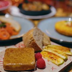 BROWNSTONE布朗石西班牙餐厅酒吧(前滩太古里店) User Photo