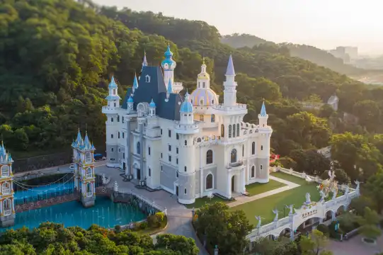 龍鳳山庄影視度假村周辺のホテル