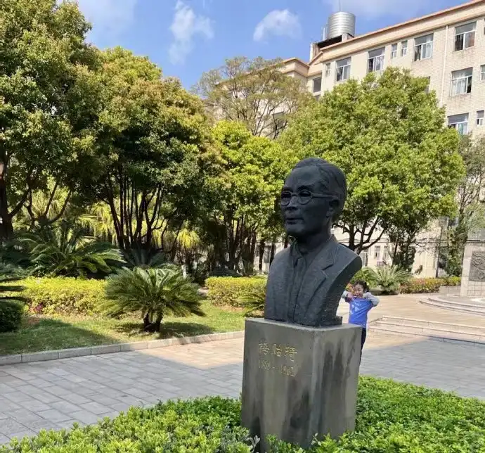 운남사범대 주변 호텔