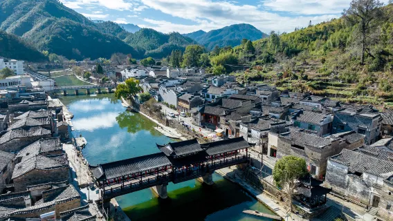 玩水避暑