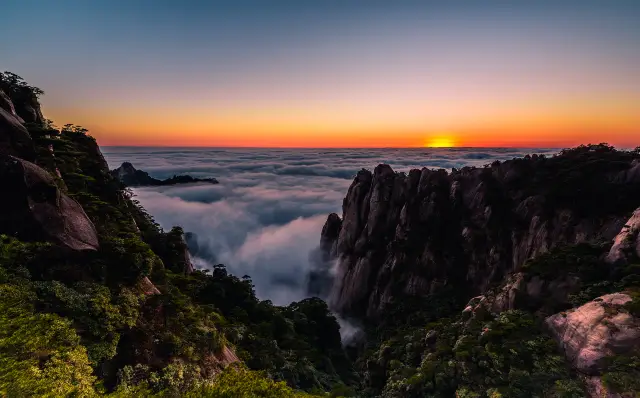 Sunset Sightseeing in Yushan