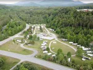 Twin River Campground & Cottages