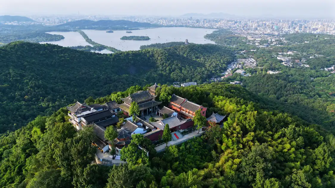 Hotels near Yuhuang Mountain Scenic Area