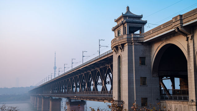 Cầu sông Dương Tử Vũ Hán