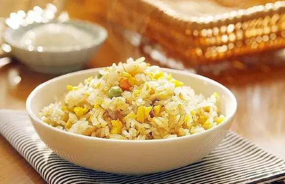 Chan Siew Heng Claypot Chicken Rice 陳少卿瓦煲雞飯