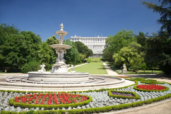 Hotels near Botanical Garden