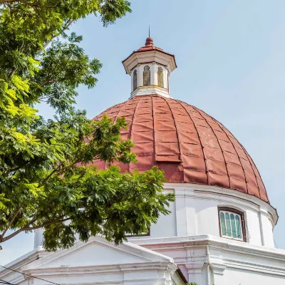 Vé máy bay Nha Trang Surakarta