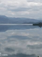 Road around Lugu Lake