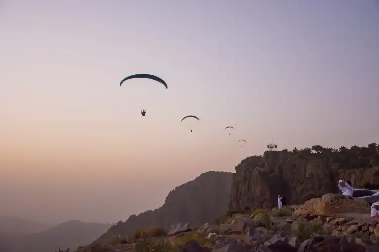 Hotels near Aseer National Park