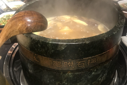 波密七彩行馆·观湖轩