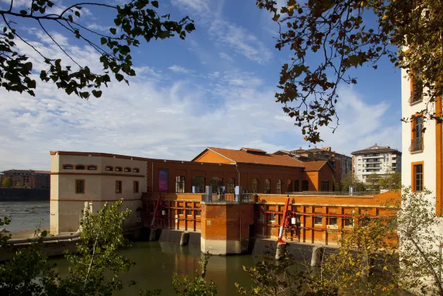 Hotel dekat Sentier de la Cathédrale Saint-Nazaire