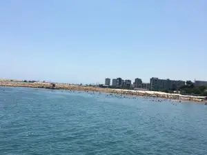 Erdemli Topraksu Plajı