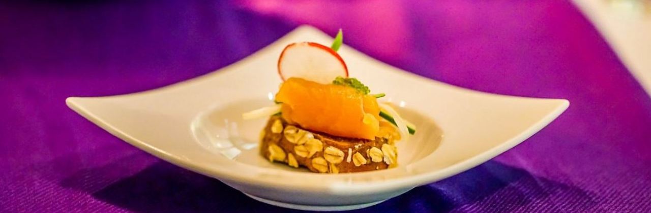 Q LOUNGE & RESTAURANT