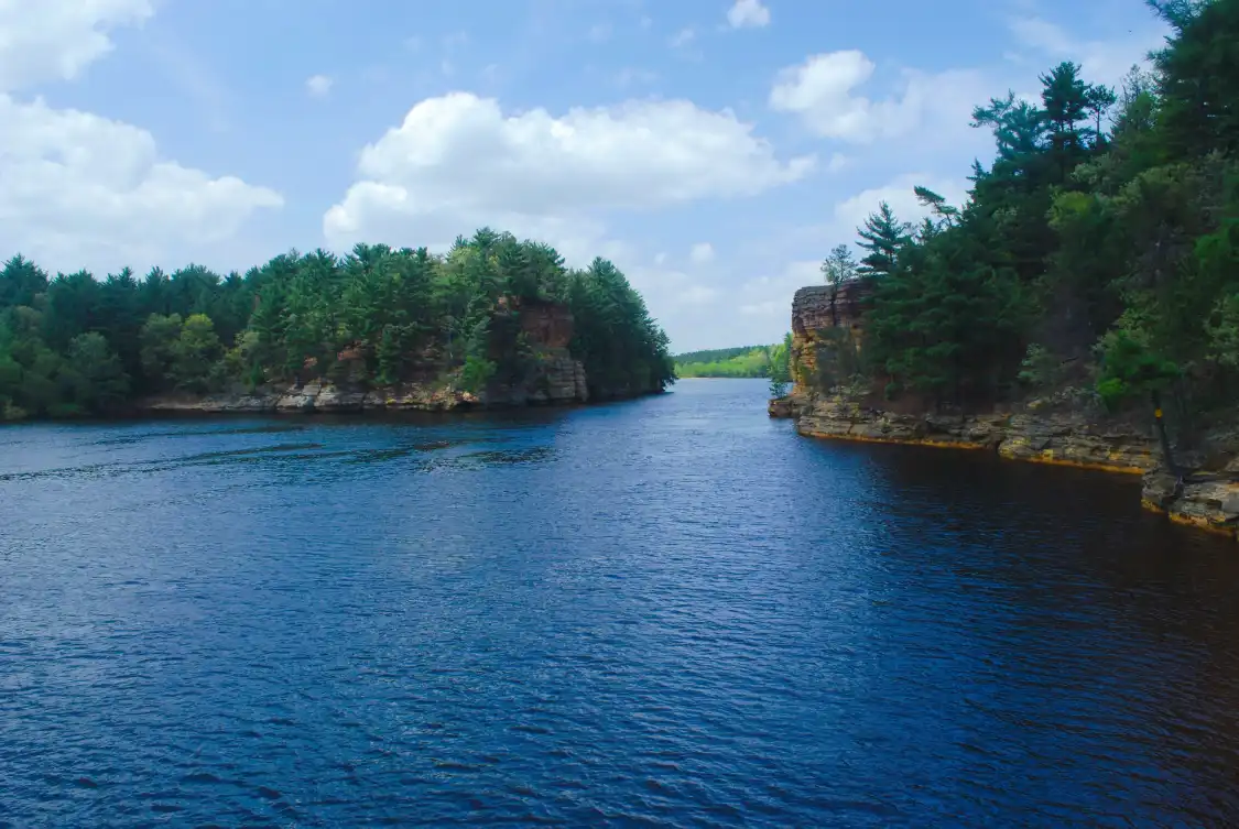 Hotels near Dells of the Wisconsin River State Natural Area