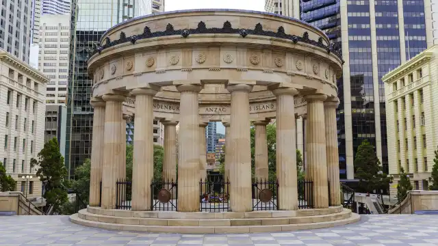 Hotels near Anzac Square & Memorial Galleries