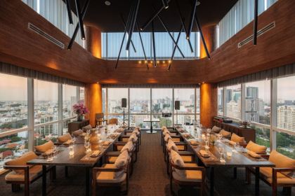 Shri Restaurant & Lounge