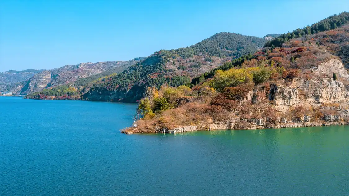 Hotels near Huanghua Creek