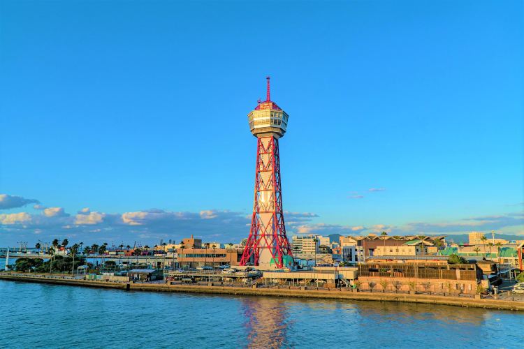 หอคอยฮากาตะพอร์ต (Hakata Port Tower)