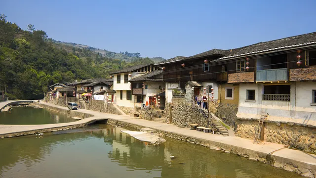 塔下村