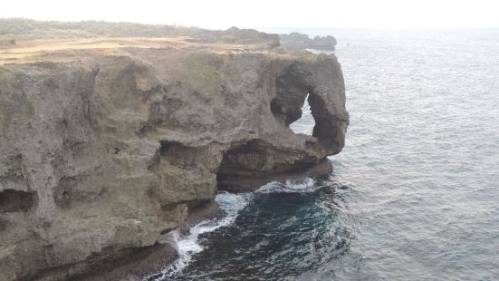 來沖繩島旅遊，地標景點&quot;萬座毛&quot;是必去的