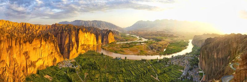 Jingtai Yellow River Stone Park