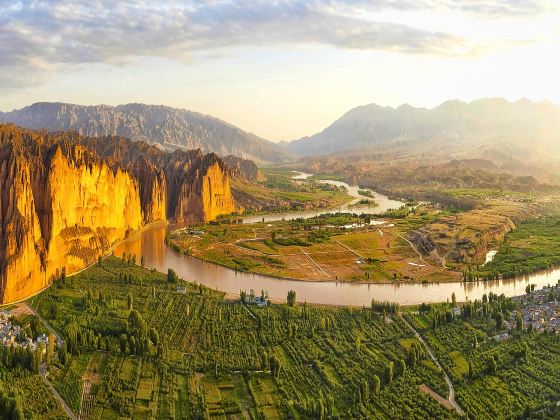 Jingtai Yellow River Stone Park