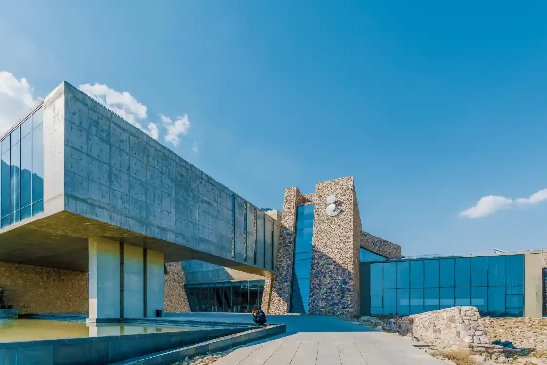 Hotels near Yinchuan Han Meilin Art Museum