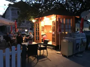 ABSOULUT Bar Restaurant