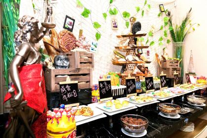 兴泰蓝海名都假日酒店天净沙中餐厅
