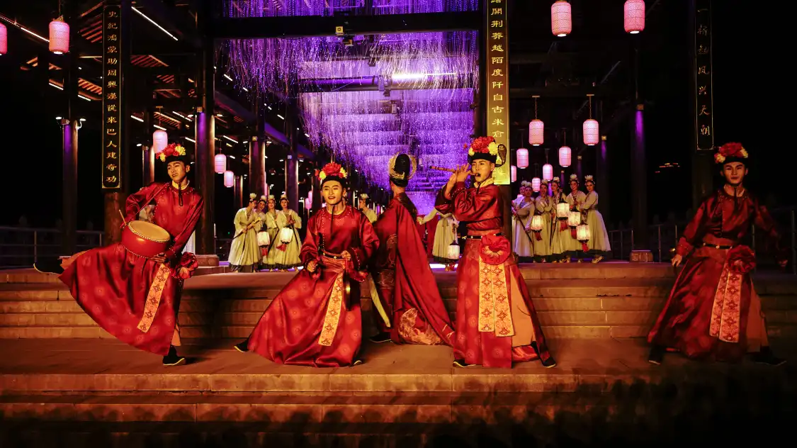 Hotels near Enyang Ancient Town