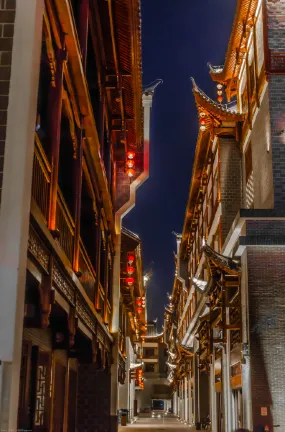 Hotels near Tianmen Mountain Temple