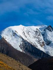 乃欽康桑雪山