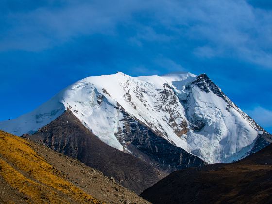 乃欽康桑雪山