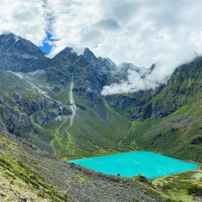 Hotels near Zimei Pass