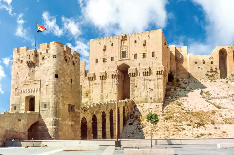 Hotels near الدوار المائل