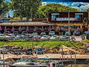 Boat House Pub & Eatery