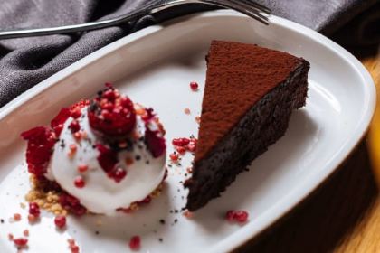 Pony Dining The Rocks