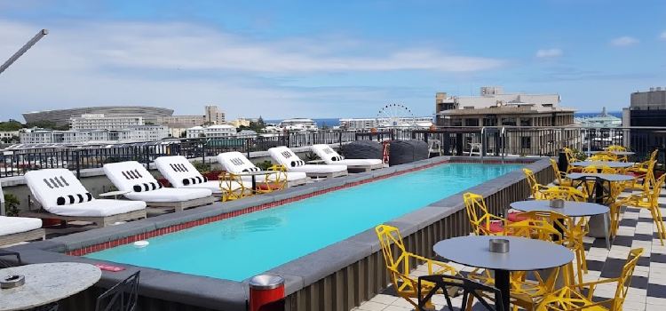 RED Roof bar