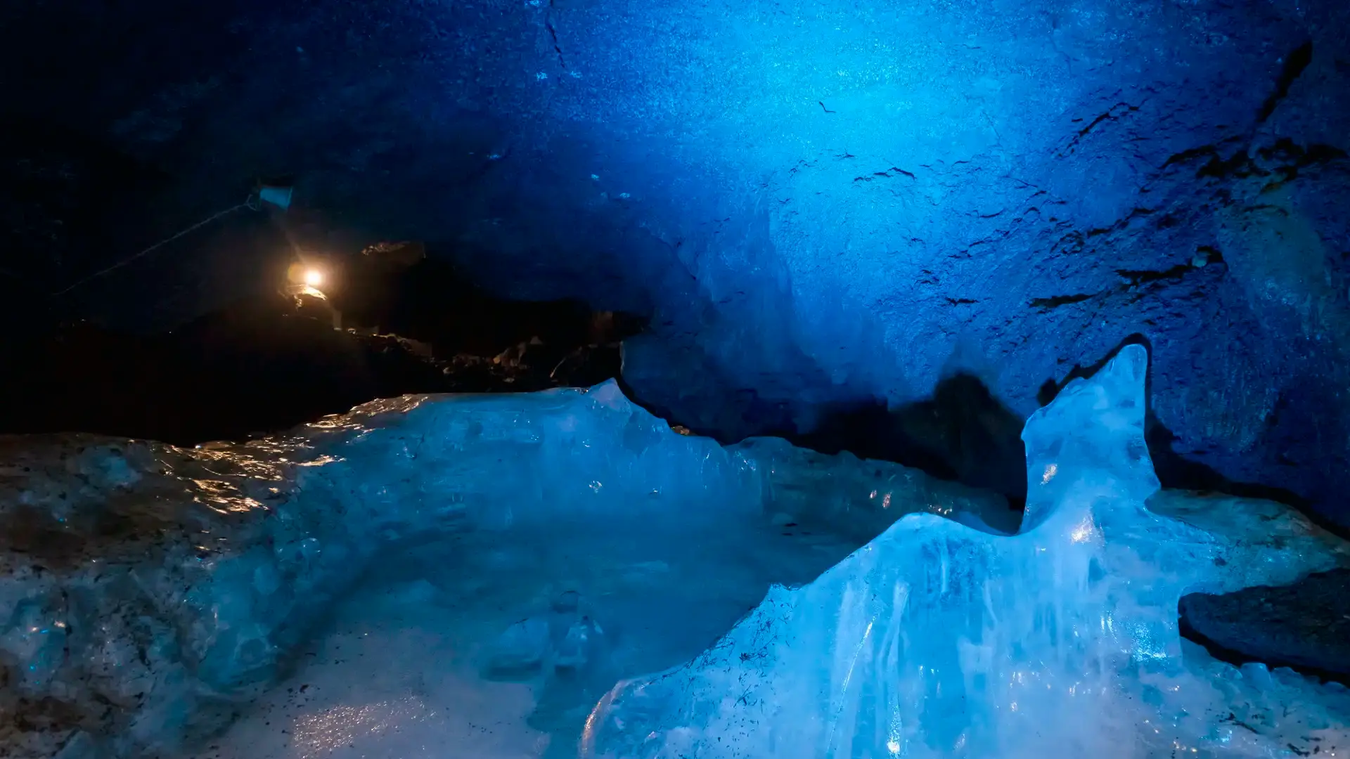 Hotels near Narusawa Ice Cave