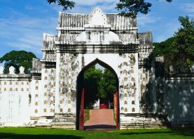 10 โรงแรมหรูยอดนิยมในลพบุรี