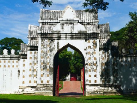 10 โรงแรมหรูยอดนิยมในลพบุรี