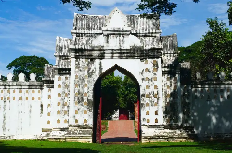 Hotel dekat Wat Inthra