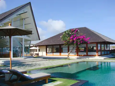 Tirtha Chapel周辺のホテル