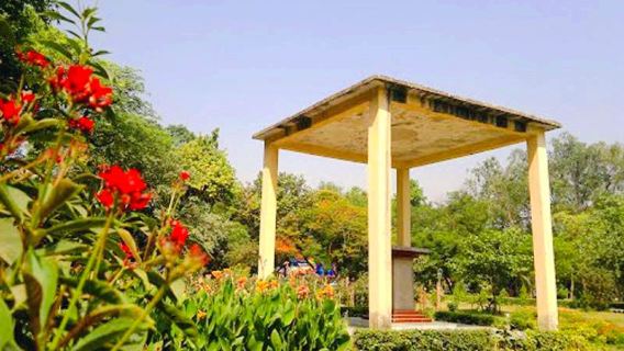 Phool Bagh Park