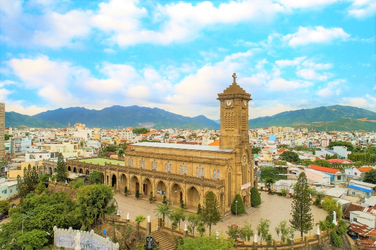 Кафедральный собор Нятранга