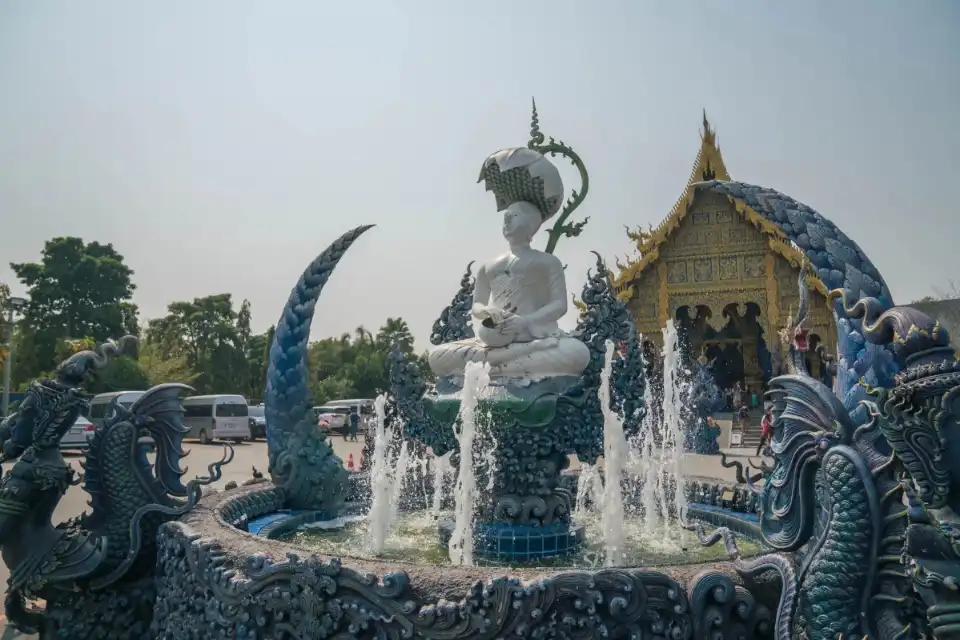 5_Rong Suea Ten Temple
