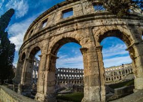 Các khách sạn gần The Arena in Pula