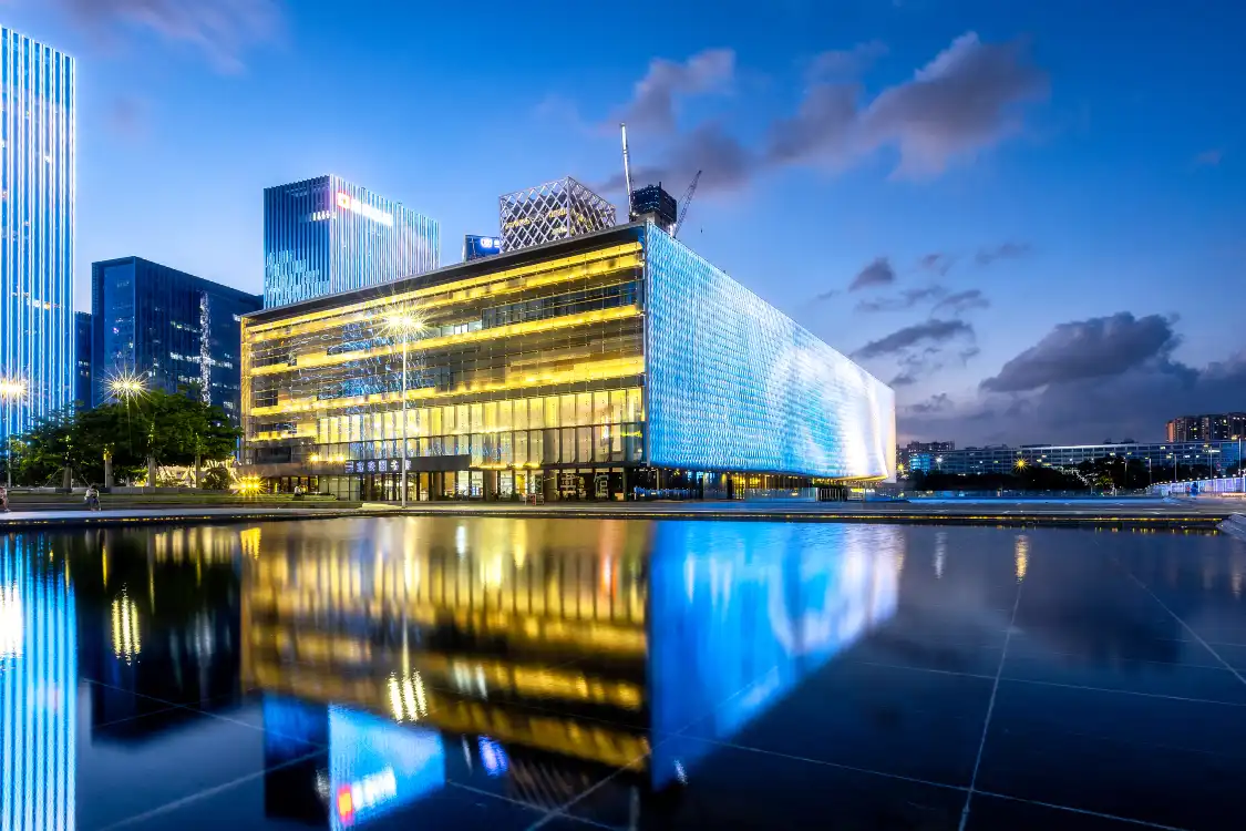 寶安圖書館新館附近的飯店