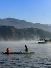 Longshan Lake