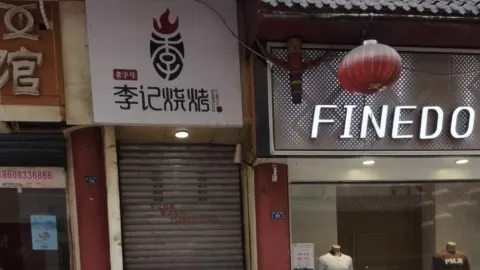 李记烧烤 in Ebian